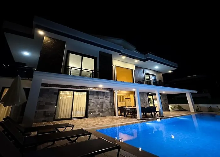 De Oezel Muestakil Havuzlu, Plaja Yakin Luex Villa Fethiye
