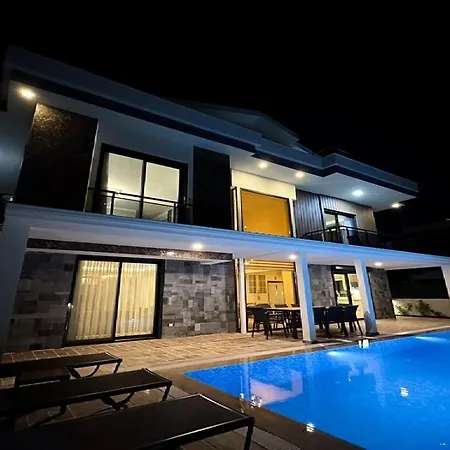 De özel Müstakil Havuzlu, Plaja Yakın Lüx Villa Fethiye