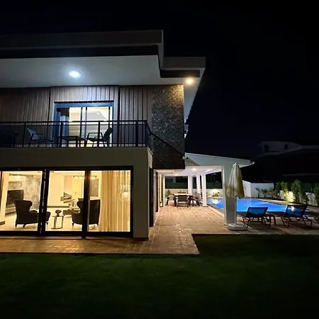 Villa De Oezel Muestakil Havuzlu, Plaja Yakin Luex Fethiye