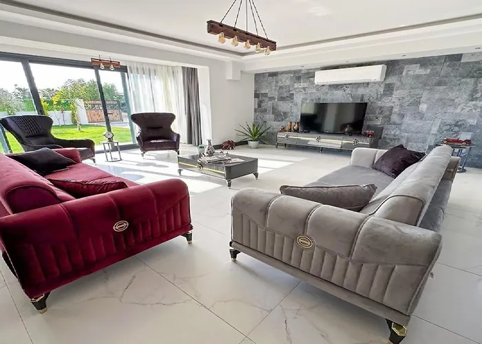 Villa De Oezel Muestakil Havuzlu, Plaja Yakin Luex