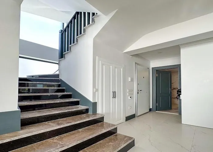 Villa De Oezel Muestakil Havuzlu, Plaja Yakin Luex